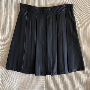 Pleated Faux Leather Mini Skirt with Zipper XS
